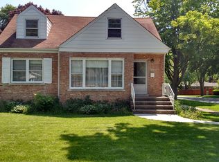 201 N Maple St, Mount Prospect, IL 60056