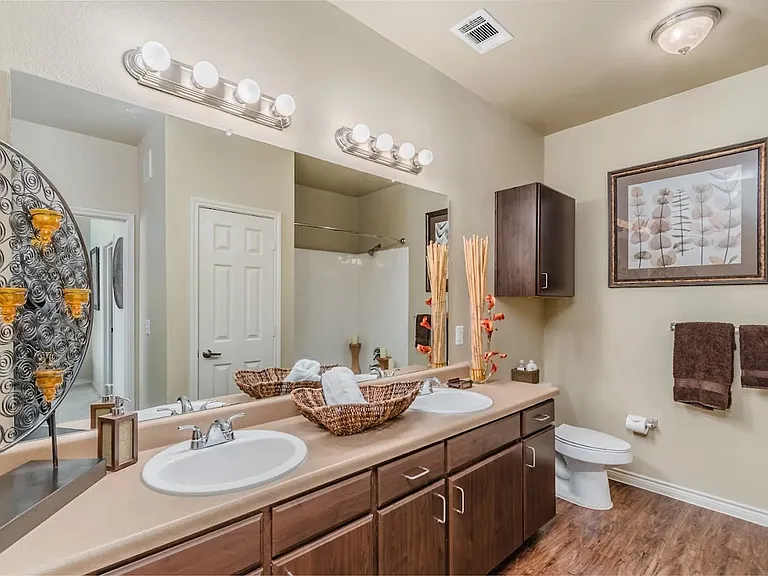 Westpoint at Scenic Vista Apartments — Photo 25
