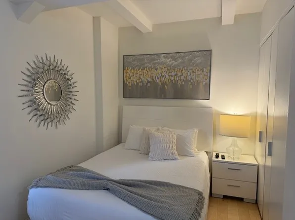 150 West 51st Street image 4 of 6