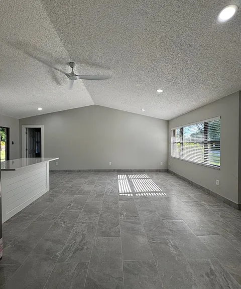 3905 Almeria Ave — Photo 6