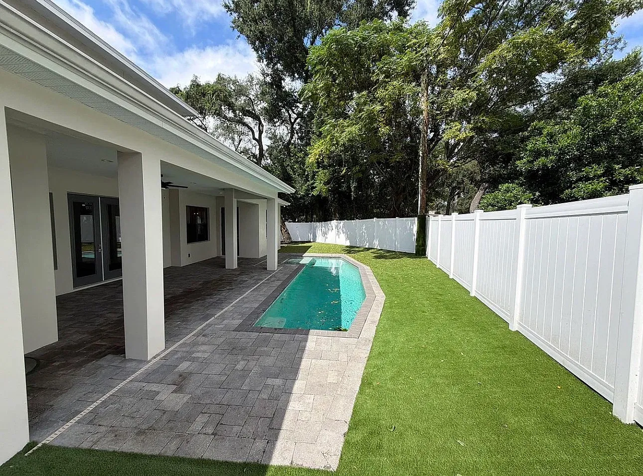 4 bed, 5.5 bath, 3300 sqft, $7,995 — Photo 3