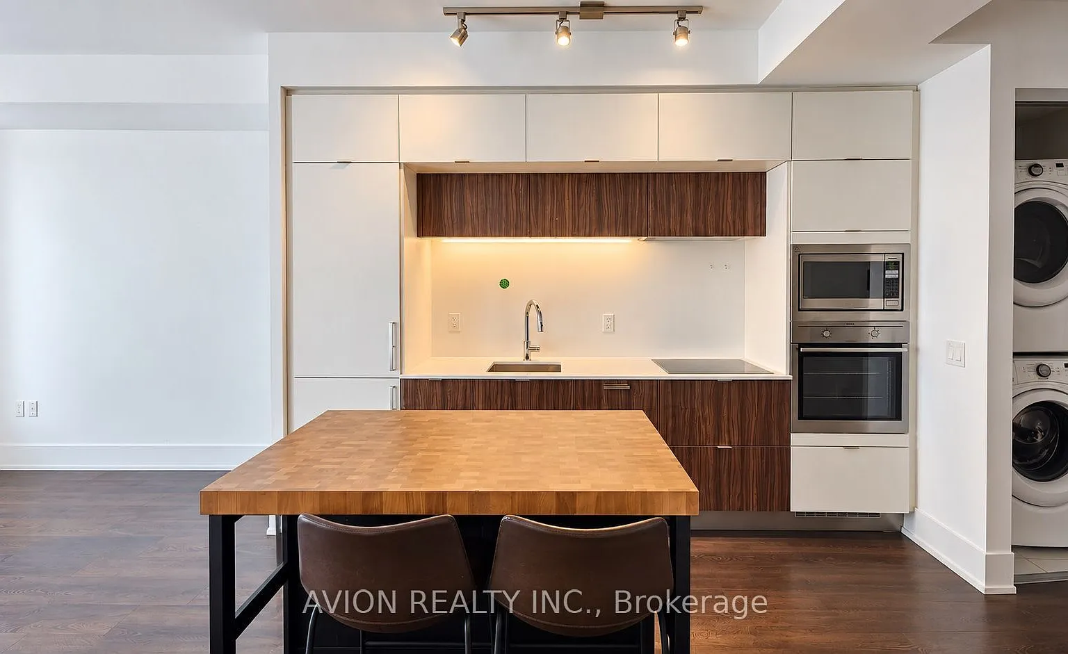 1 bed, $2,600 — Photo 2