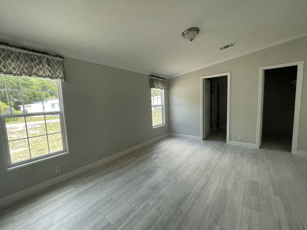 3 bed, 2.0 bath, 1352 sqft, $1,799 — Photo 3