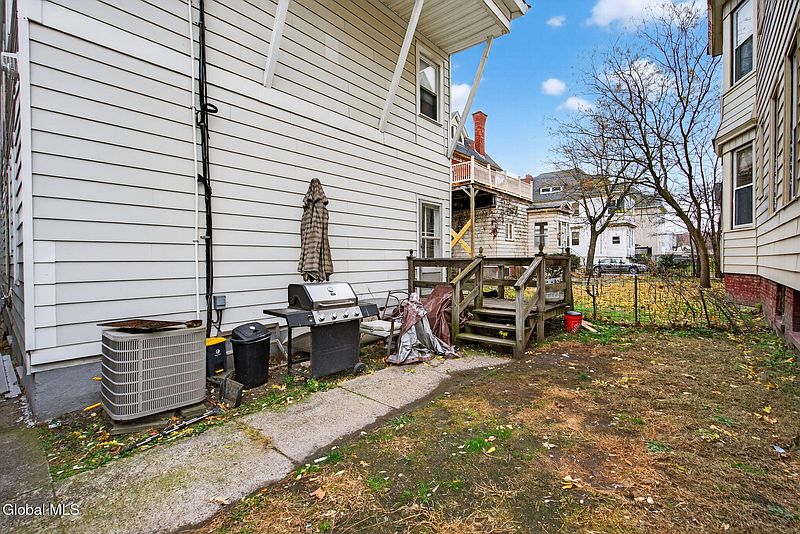 4th image of 512 16th Street