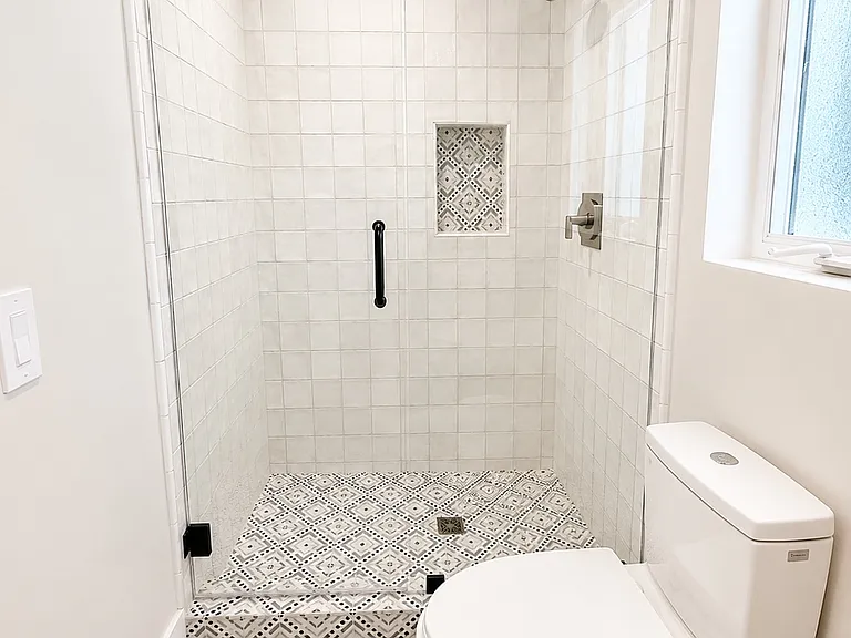 240 W Mariposa #D — Photo 10