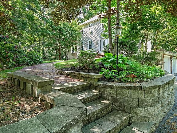 3rd image of 52 Folly Hill Ln