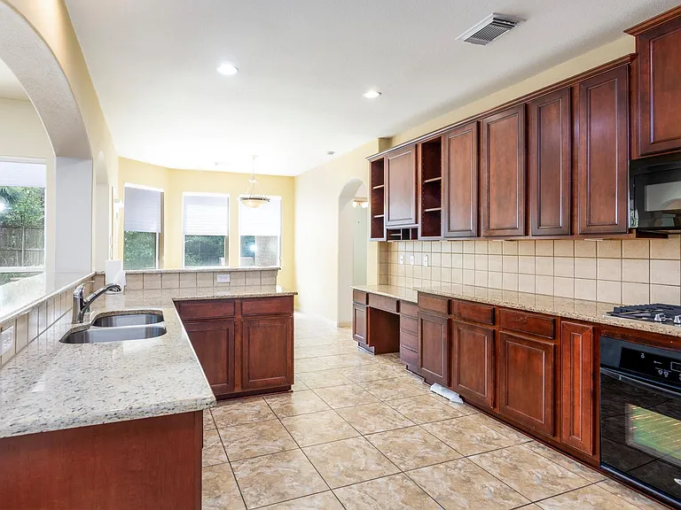 62 S Longsford Cir — Photo 8