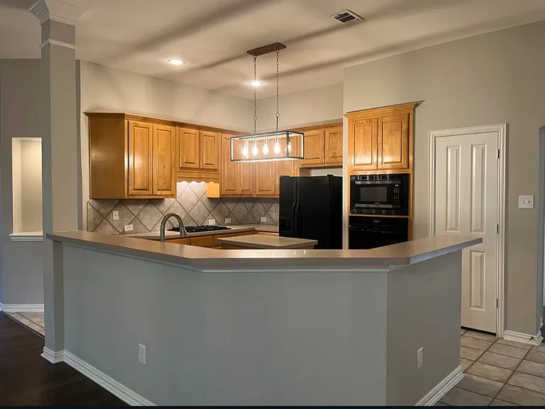 2702 View Mdw — Photo 17
