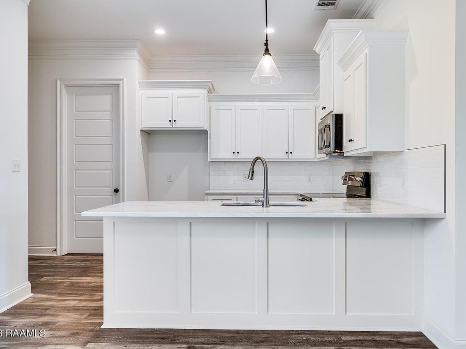 110 San Sebastian Dr, Youngsville, LA 70592 Zillow