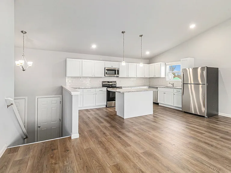 973 Vertex Cir — Photo 2