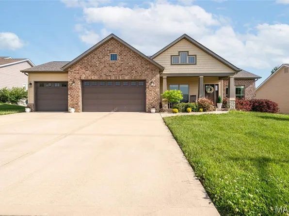 136 Oakshire Dr, Troy, IL 62294