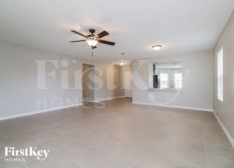 2532 SW 9th Pl — Photo 4