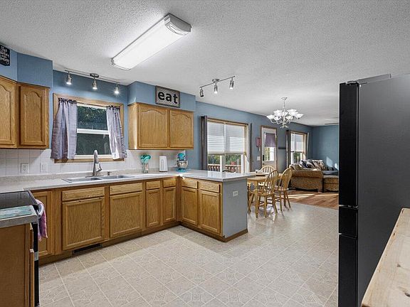 5th image of 2912 Light Breeze Ln