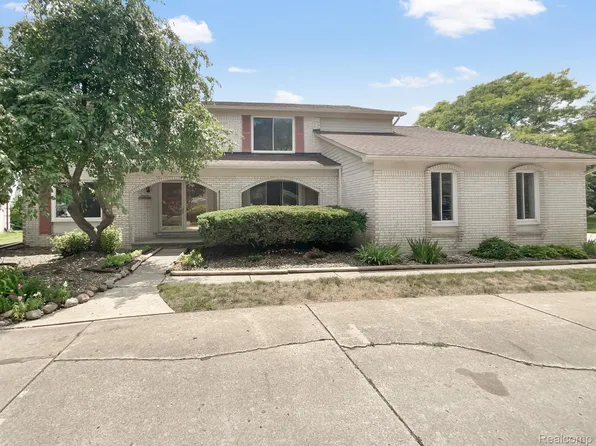 2031 Lancer Ct, Troy, MI 48084