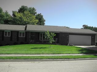 215 Baker St, Fulton, IL 61252