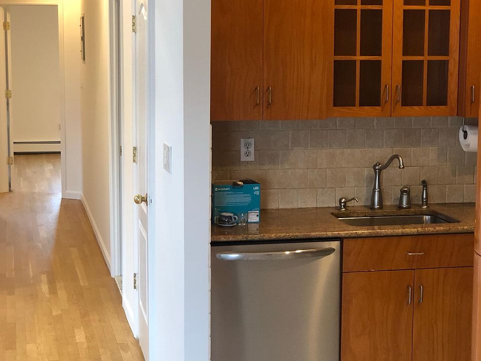 1st image of 533 Minnieford Ave