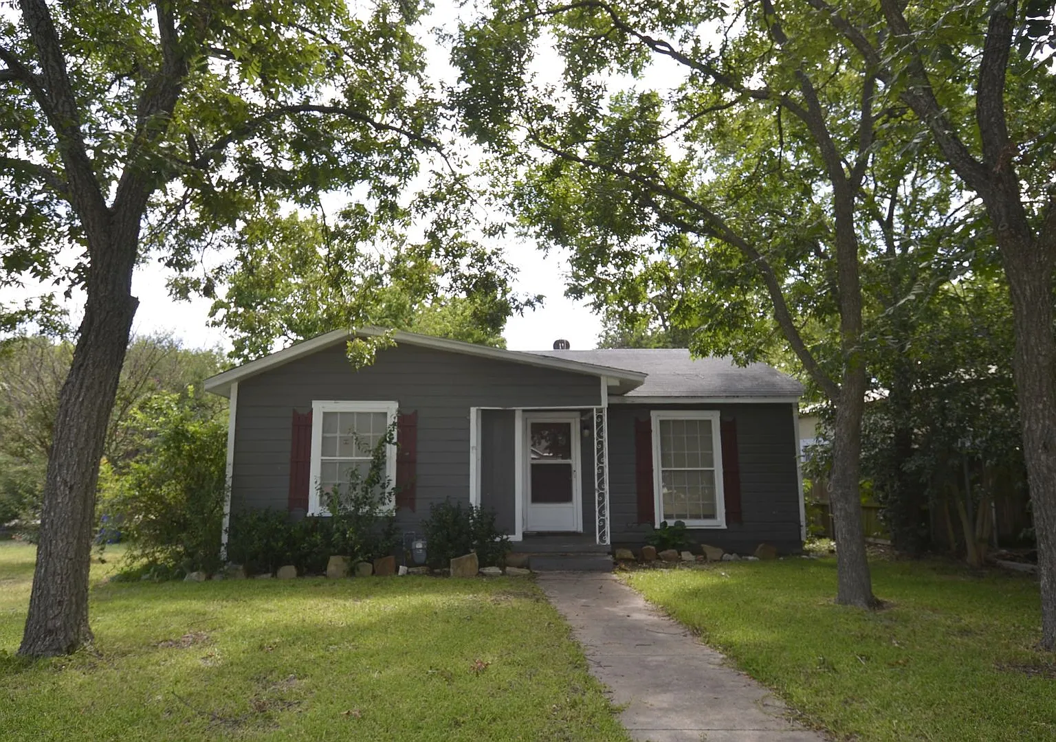 Charming 2BR 1BA in North Waco Minutes from HEB & Baylor — Photo 1