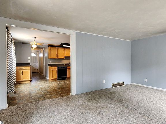 4th image of 317 Longview St