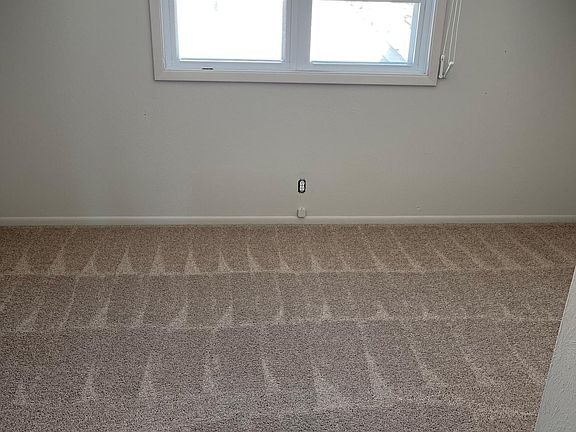 3rd image of 621 Blossom Dr