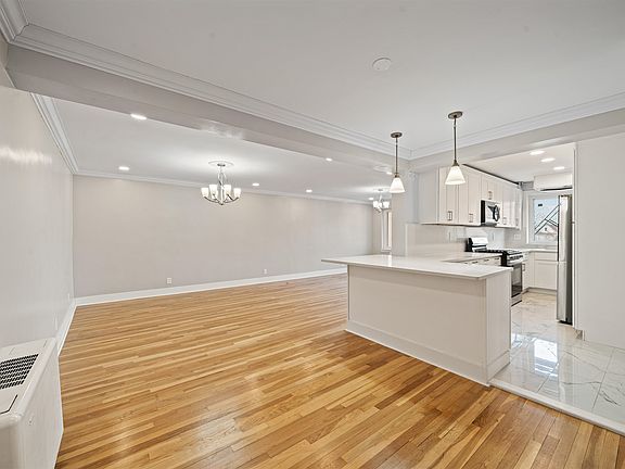 5th image of 70 W 32nd St APT 3A