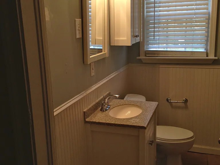 1572 Beatie Ave SW — Photo 8