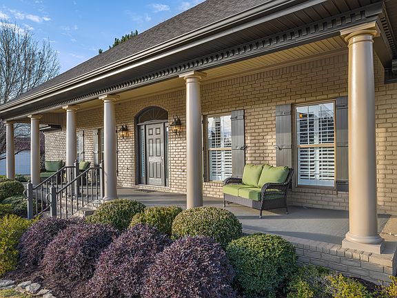 5th image of 2710 Lake Crest Ln