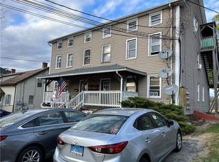 100 Ashland St, Jewett City, CT 06351