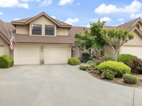 1228 W Flora Avenue, Reedley, CA 93654
