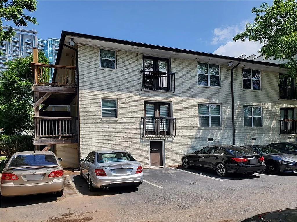 1 bed, 1.0 bath, $1,400 — Photo 4