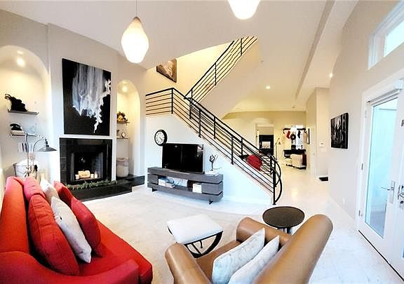 4th image of 5044 Walnut St