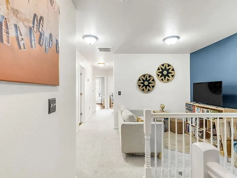 571 S Mobile Pl — Photo 12