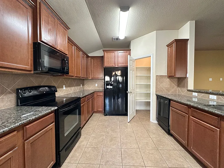 6806 Modesto Rd — Photo 9
