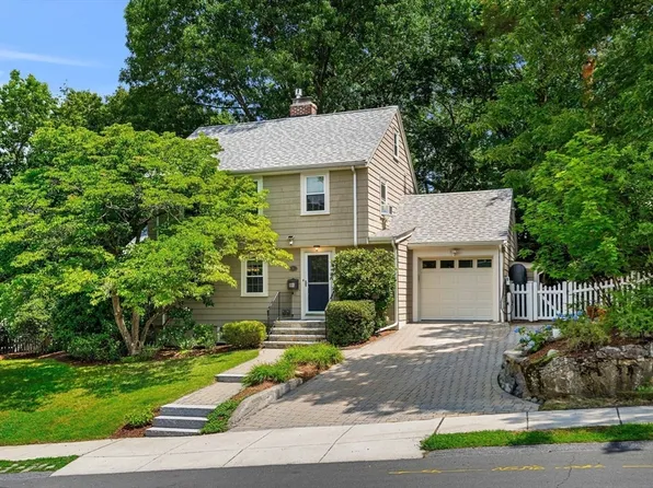 4 Daniels St, Lexington, MA 02421