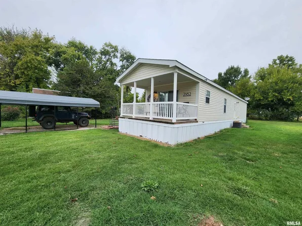 2162 Grand Ave, Eldorado, IL 62930