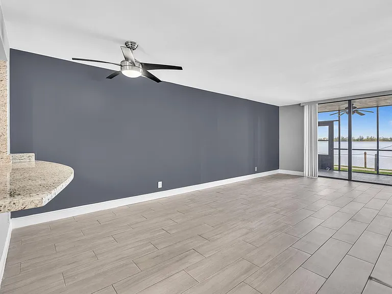 109 Lake Emerald Dr #108 — Photo 17