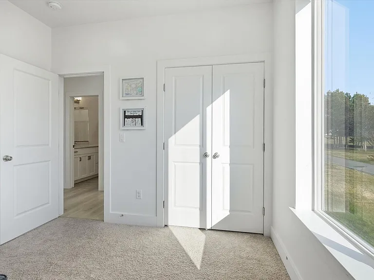 740 W 500 N — Photo 12