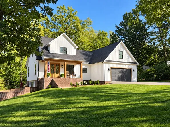 183 Countrywood Dr, Paris, TN 38242