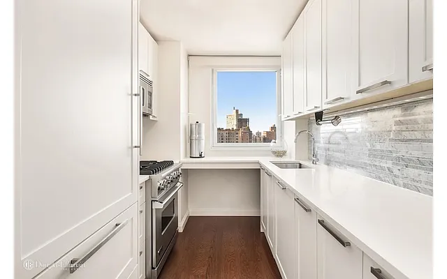 Rented by Douglas Elliman | media 21