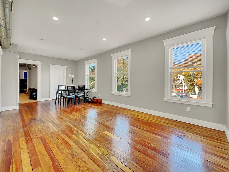 258 Nicoll St #3R — Photo 5