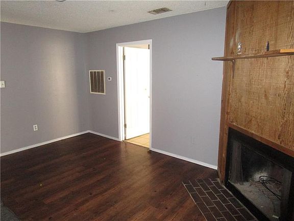 2nd image of 109 Meudon St