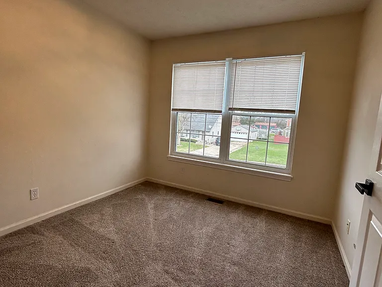 625 Renker Rd — Photo 18