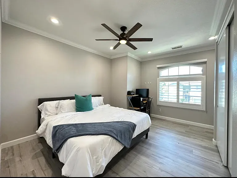 11496 Bridgeway Dr — Photo 23