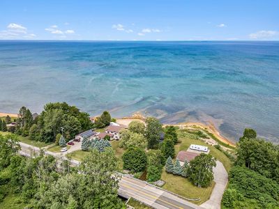 4145 S Lakeshore Rd, Harbor Beach, MI, 48441