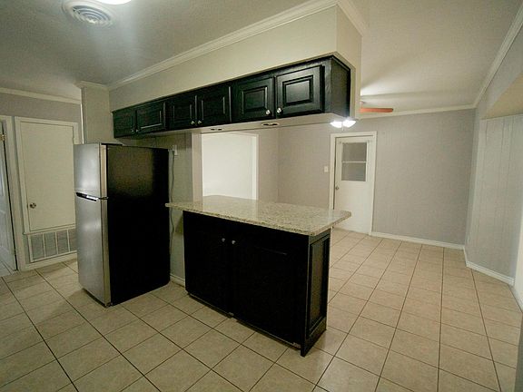 3rd image of 5710 Tanglewood Dr