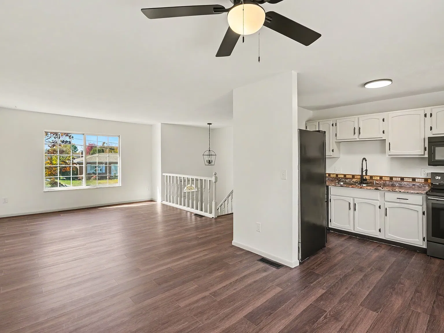3 bed, 1450 sqft, $1,975 — Photo 4
