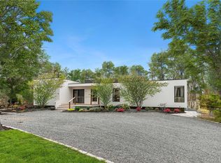 17 Park Cir, Quogue, NY