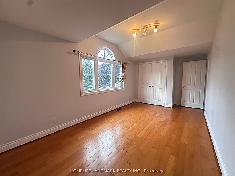 3 Padget Pl — Photo 13