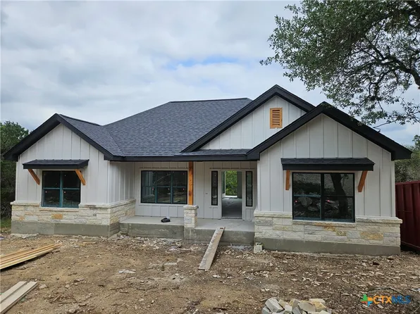 664 Luehlfing Dr, Canyon Lake, TX 78133