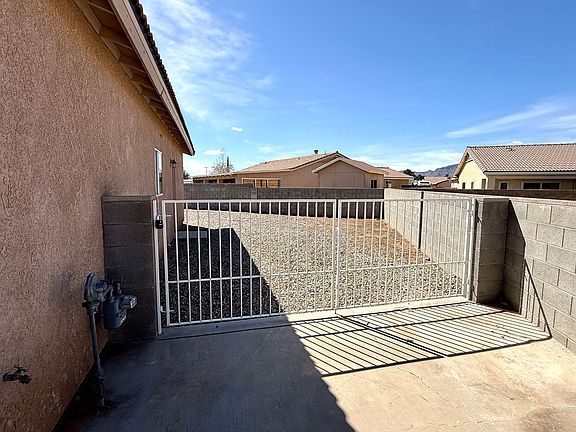 4th image of 3940 E Snavely Cir