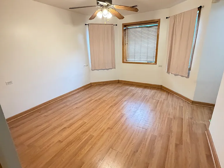 2827 N Springfield Ave #1 — Photo 2
